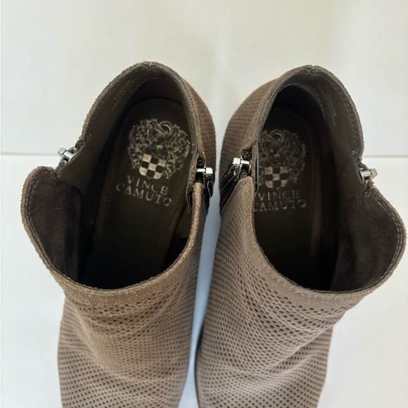 Vince Camuto Nethera Suede Perforated Ankle Boots Size 7.5 - Picture 4 of 6